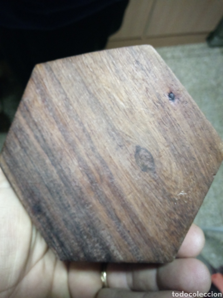 Otros objetos de arte: CAJA O JOYERO DE MADERA TALLADO - Foto 4