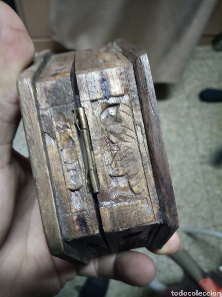 Otros objetos de arte: CAJA O JOYERO DE MADERA TALLADO - Foto 5