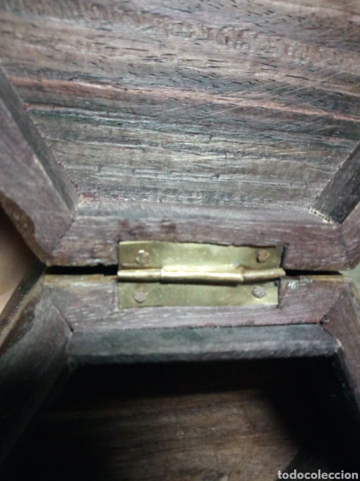 Otros objetos de arte: CAJA O JOYERO DE MADERA TALLADO - Foto 7