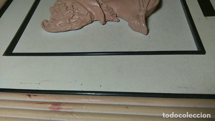 Otros objetos de arte: Dos cuadros en relieve. - Foto 2