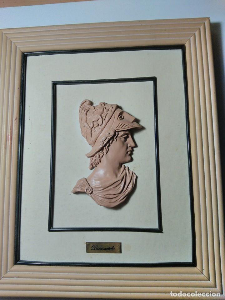 Otros objetos de arte: Dos cuadros en relieve. - Foto 3