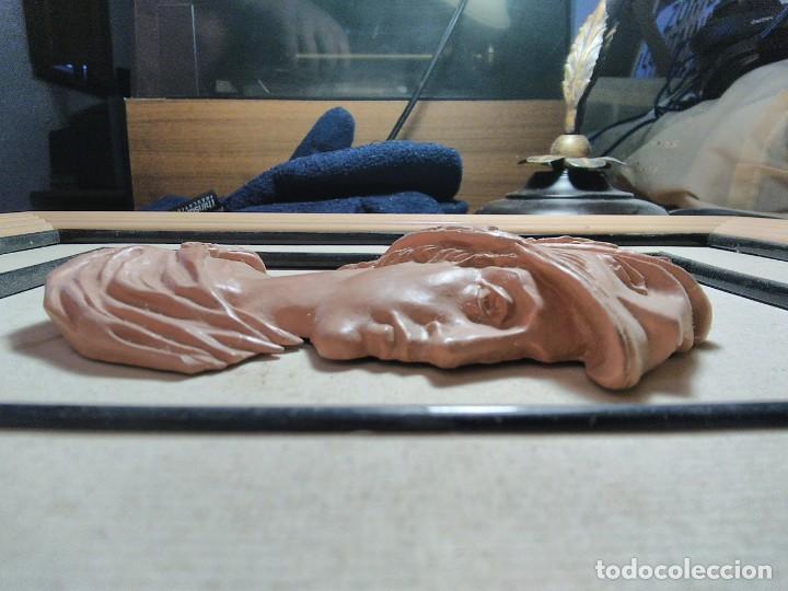 Otros objetos de arte: Dos cuadros en relieve. - Foto 5