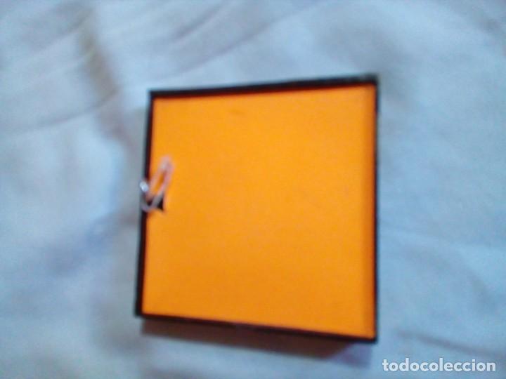 Otros objetos de arte: PEQUE&Ntilde;O CUADRO CON MARCO DE RESINA - Foto 2