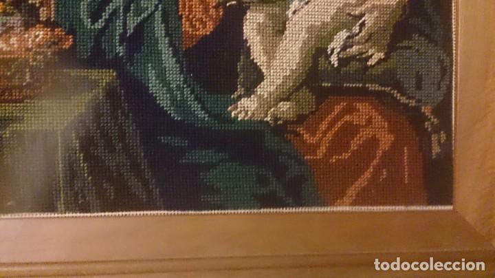Otros objetos de arte: VIRGEN CON NI&Ntilde;O petit point 50x40 ctms aprox - Foto 6