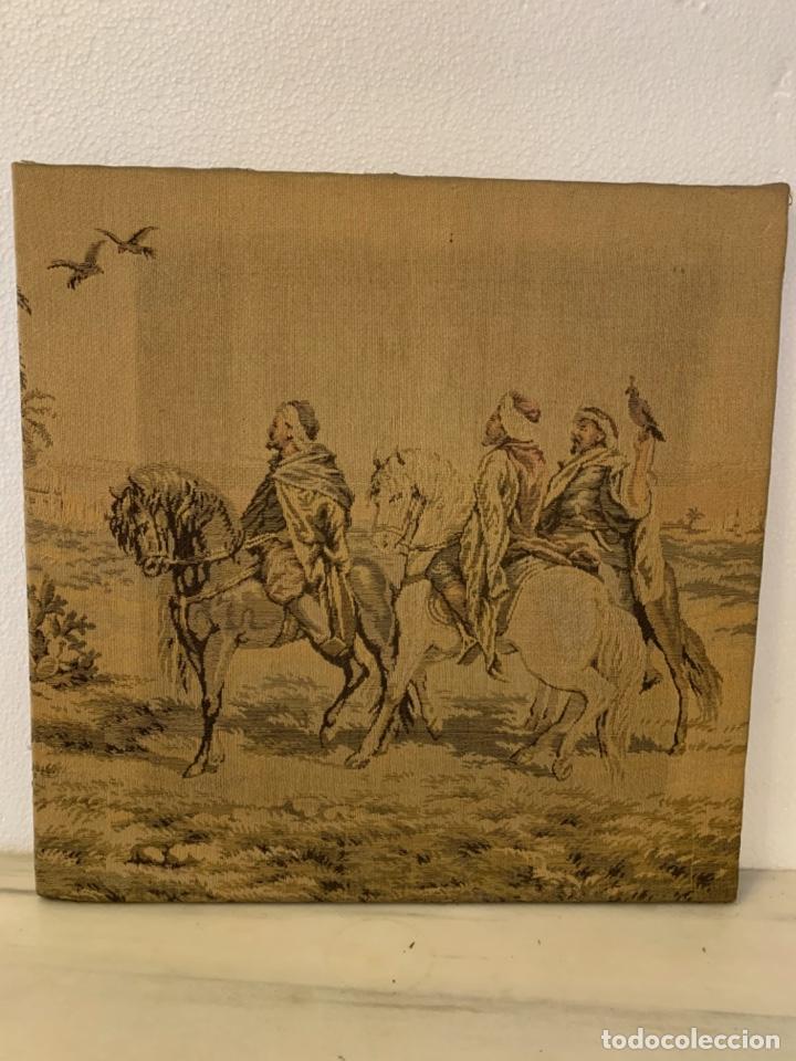 Otros objetos de arte: -ANTIGUA PAREJA DE TAPICES REF-T305 - Foto 3