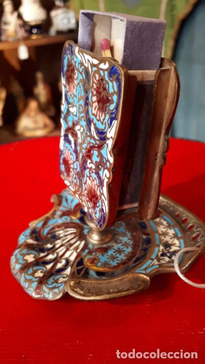 Otros objetos de arte: CERILLERO DE ESMALTE CHAMPLEVE.S.XIX - Foto 2