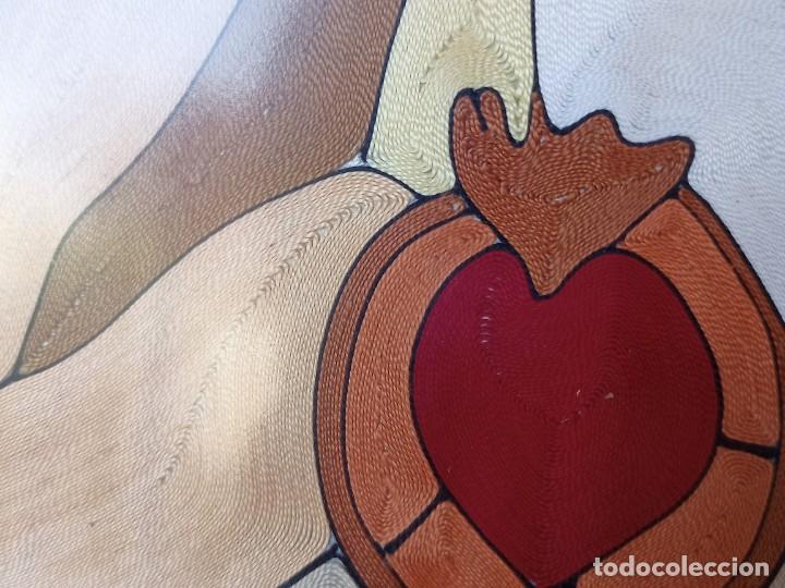 Otros objetos de arte: Cuadro de virgen en tela, hecho con hilos - Foto 3