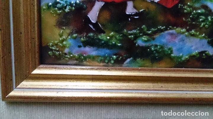 Otros objetos de arte: MECINAS ESMALTE SE&Ntilde;ORA CON PARAGUAS ENMARCADO - Foto 7