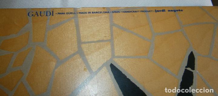 Otros objetos de arte: madera con dibujo de park guell Gaudi - Foto 3