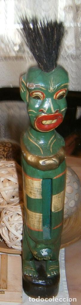 Otros objetos de arte: figura de madera de la polinesia - Foto 1