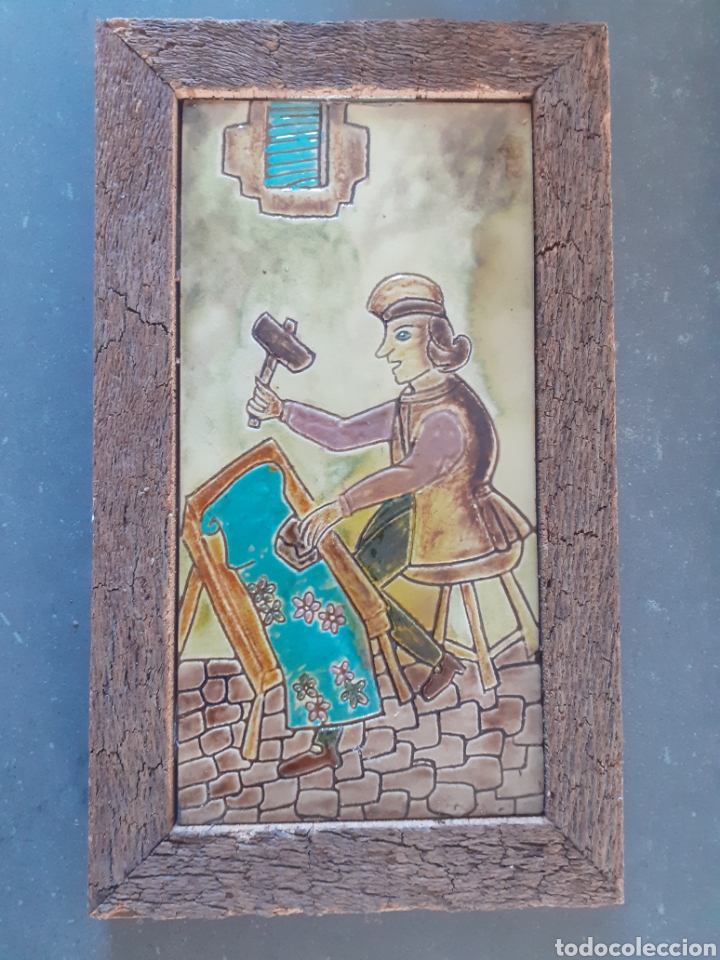 Otros objetos de arte: Dos azulejos con dibujo, enmarcado con marco de corcho. - Foto 2