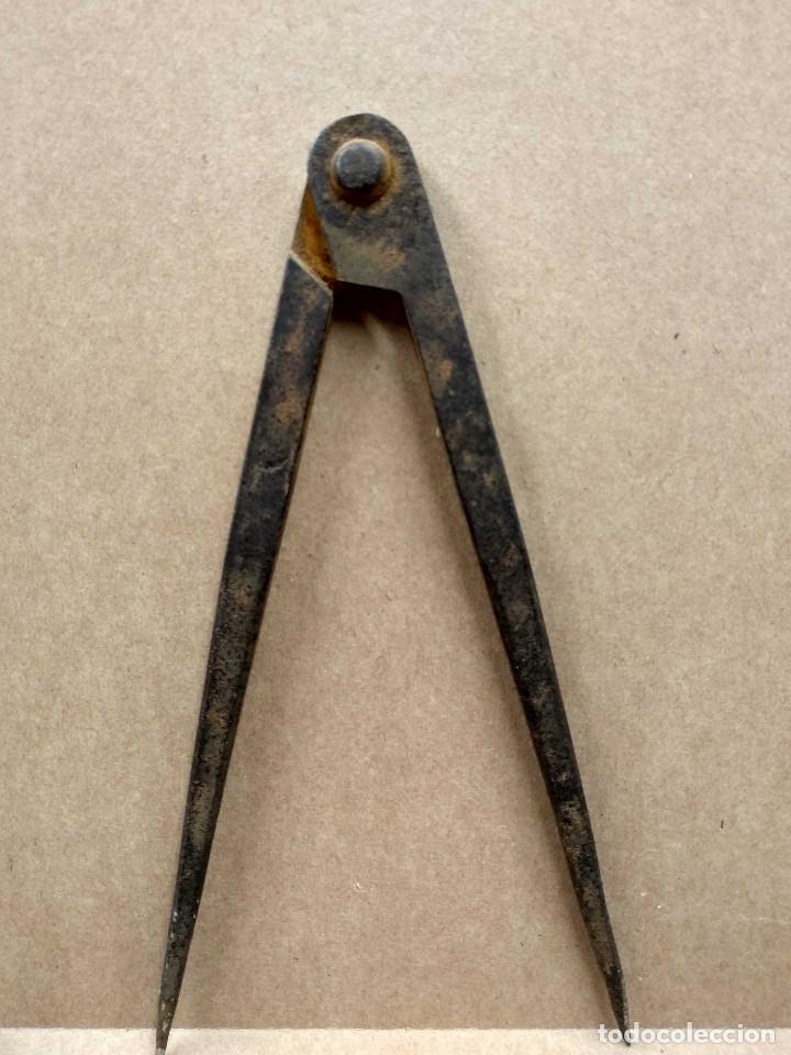 Otros objetos de arte: Compas de carpintero antiguo. Cuadrito, montaje de Quico - Foto 4