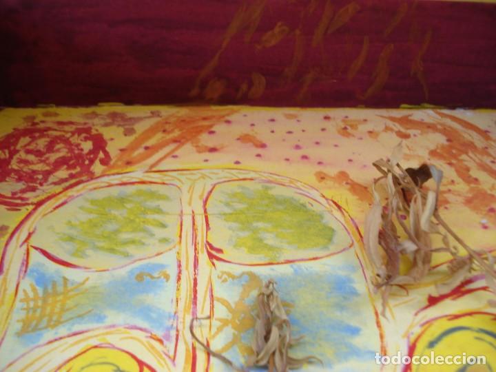 Otros objetos de arte: CUADRO SOBRE MADERA TECNICAS MIXTAS FIRMADO - Foto 5