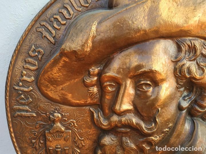 Otros objetos de arte: Placa Circular de Lat&oacute;n Gran Tama&ntilde;o, - Foto 2