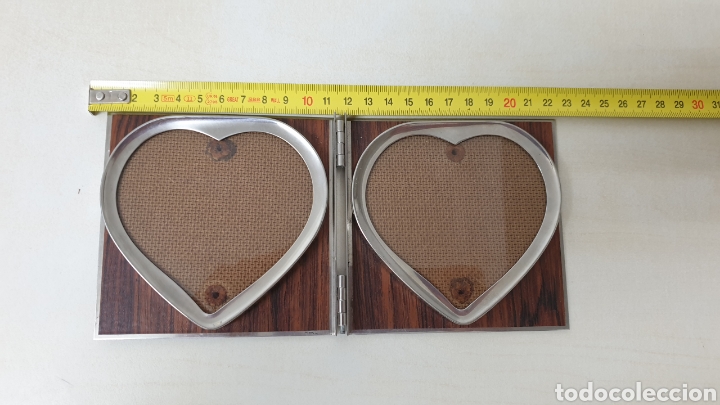 Otros objetos de arte: PORTAFOTOS DE ACERO EN FORMA DE CORAZON - Foto 1