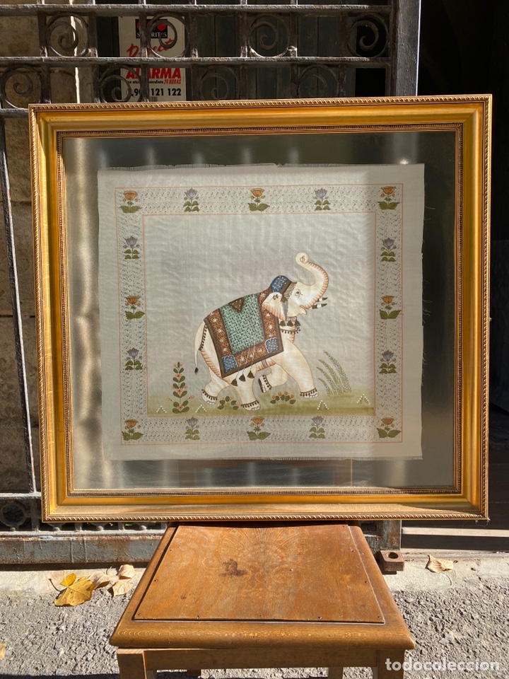 Otros objetos de arte: Elefante sobre seda enmarcado 83x77cm - Foto 1
