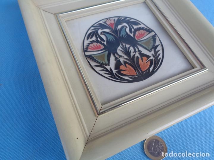 Otros objetos de arte: CUADRO PALOMAS RECORTADO Y CALADO. PAPIROFLEXIA. SIMETR&Iacute;A - Foto 3