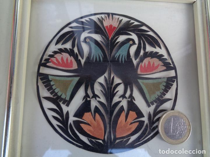 Otros objetos de arte: CUADRO PALOMAS RECORTADO Y CALADO. PAPIROFLEXIA. SIMETR&Iacute;A - Foto 4