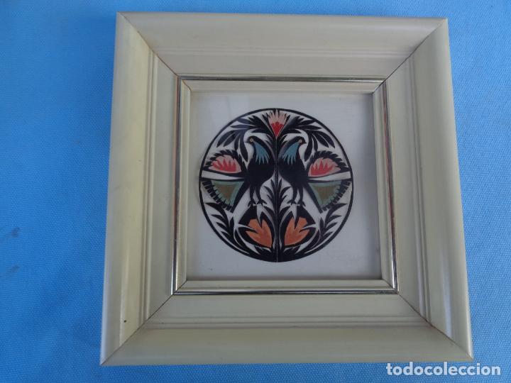 Otros objetos de arte: CUADRO PALOMAS RECORTADO Y CALADO. PAPIROFLEXIA. SIMETR&Iacute;A - Foto 1