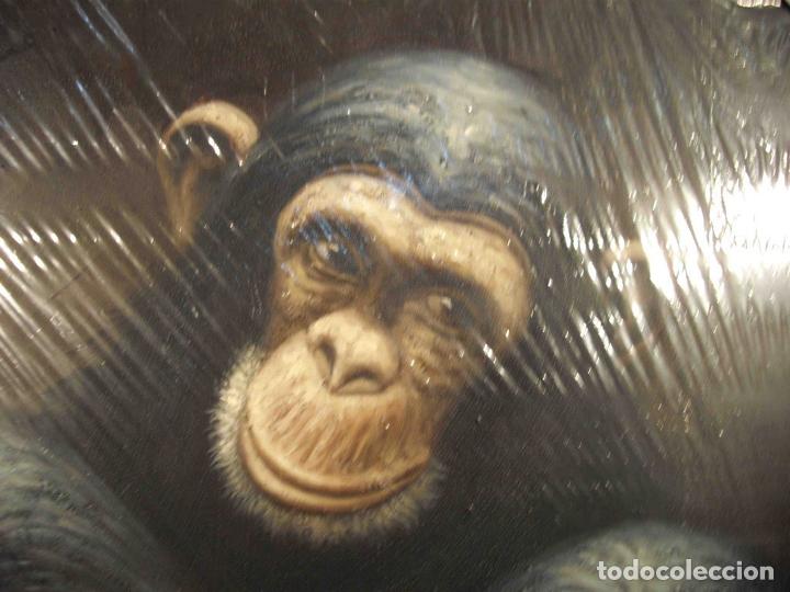 Otros objetos de arte: OLEO SOBRE LIENZO 3 CHIMPANCES - Foto 2