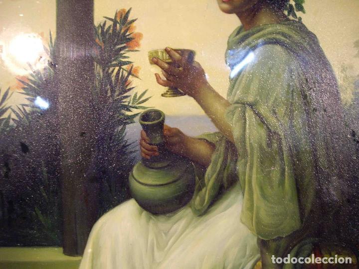Otros objetos de arte: OLEO SOBRE TABLA DAMA ROMANA BEBIENDO - Foto 3