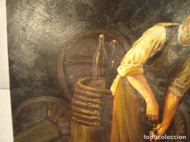 Otros objetos de arte: OLEO SOBRE TABLA CATANDO EL VINO - Foto 7