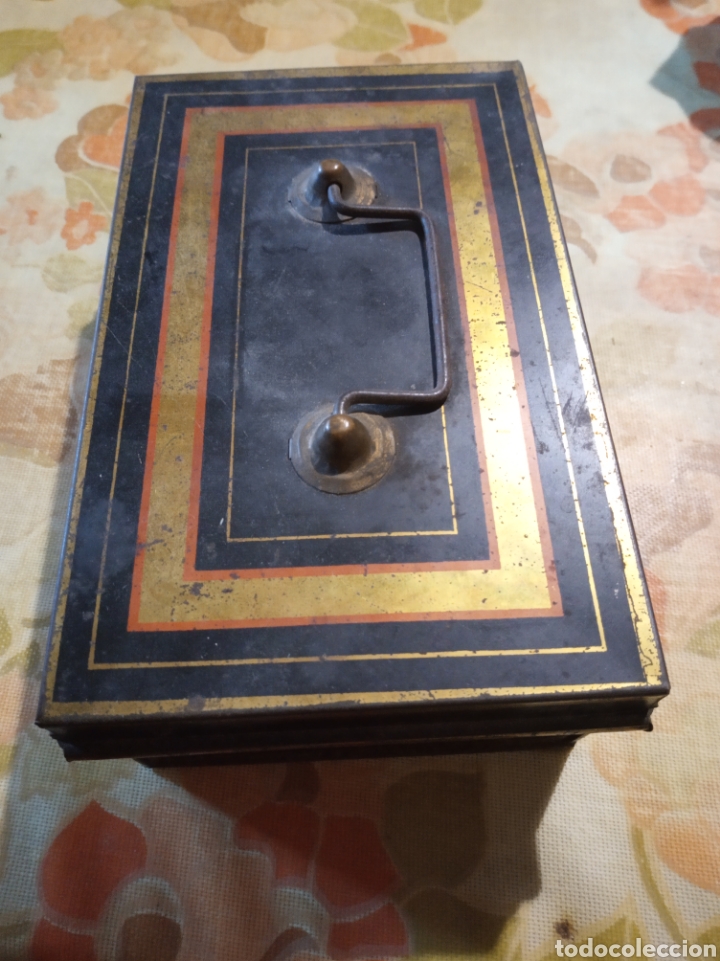 Otros objetos de arte: Caja de chapa antigua - Foto 2