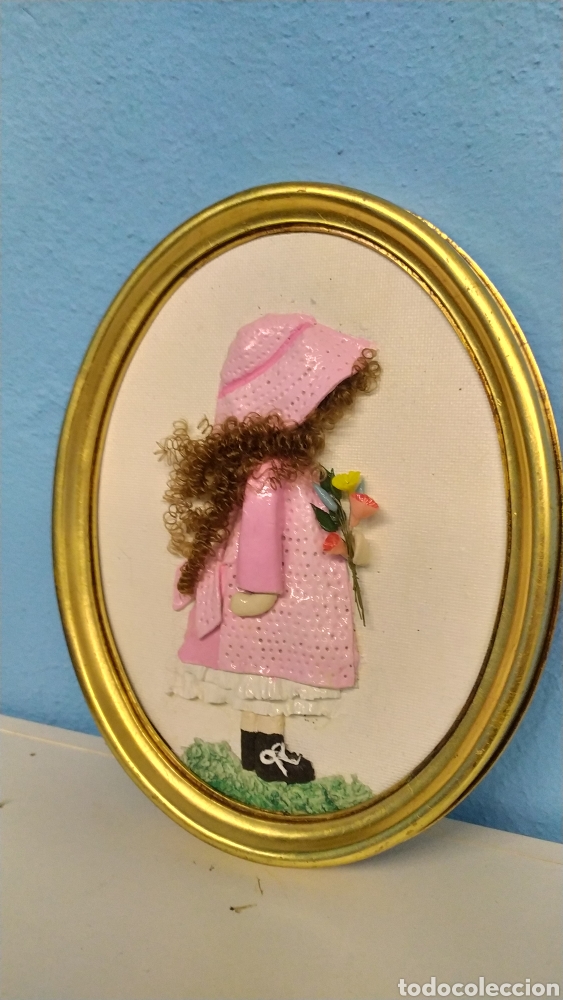 Otros objetos de arte: Cuadro Antiguo de ni&ntilde;a en relieve artesanal - Foto 2
