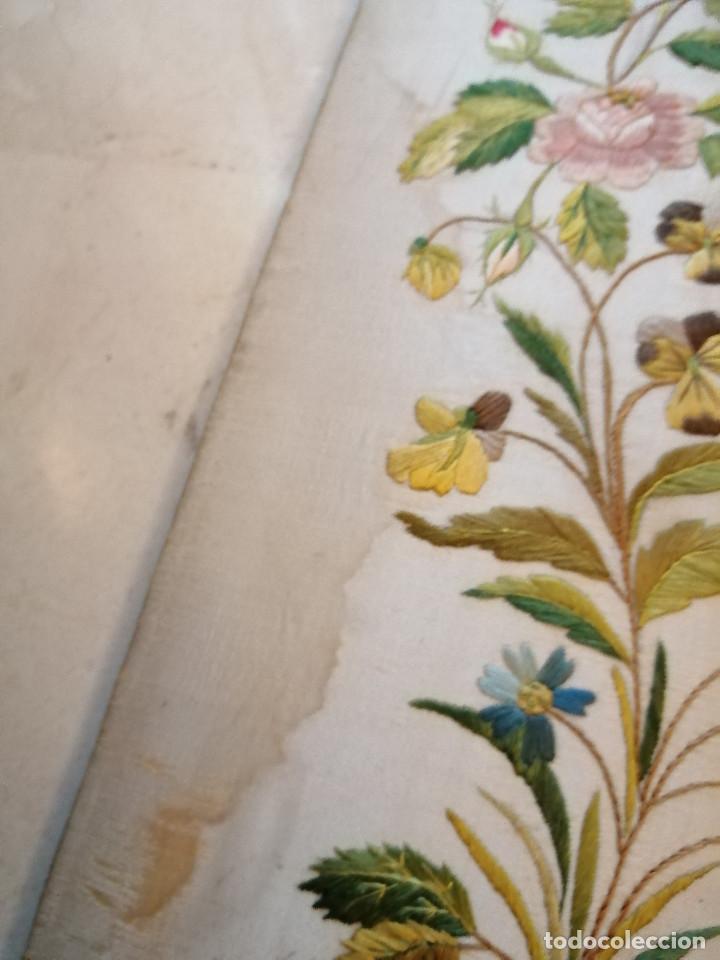 Otros objetos de arte: CUADRO MUY ANTIGUO BORDADO, 1850 - Foto 6