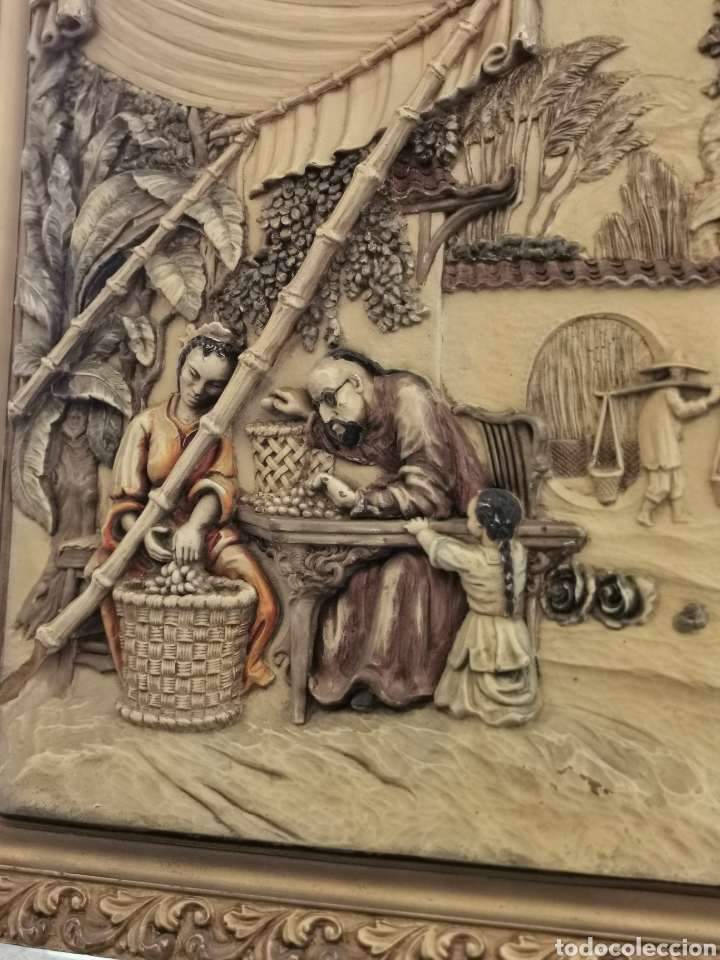 Otros objetos de arte: Cuadro de caucho simblizando recolecci&oacute;n del t&eacute; circa 1950 - Foto 3