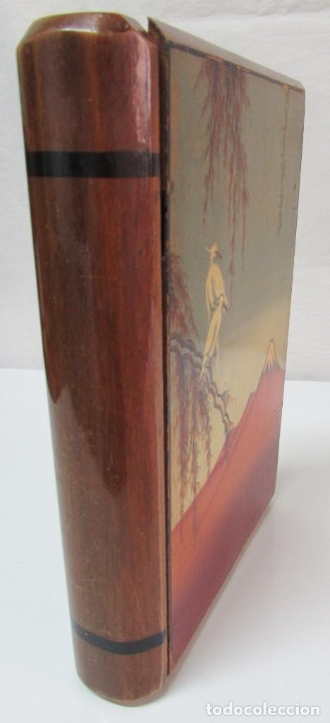 Otros objetos de arte: Caja de madera en forma de libro decorada - Foto 3
