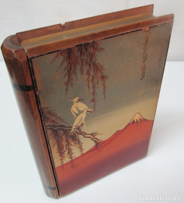 Otros objetos de arte: Caja de madera en forma de libro decorada - Foto 4