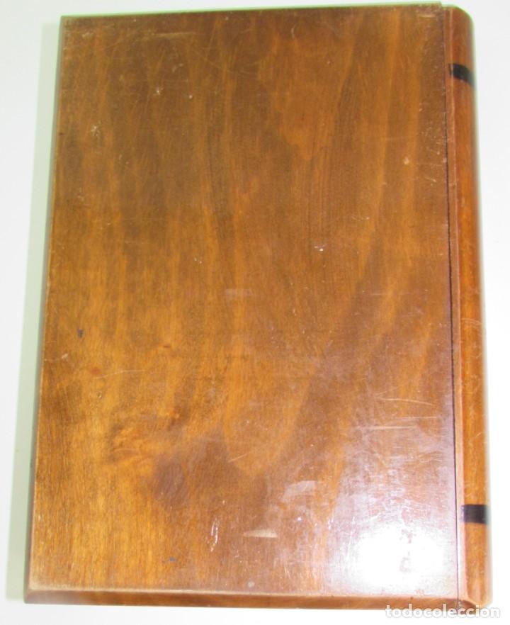 Otros objetos de arte: Caja de madera en forma de libro decorada - Foto 5