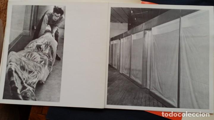 Otros objetos de arte: Christo y Jeanne Claude: PORTFOLIO Store Front, 1966. - Foto 3