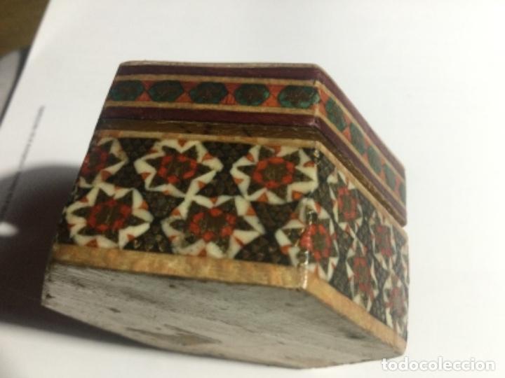 Otros objetos de arte: Caja de madera hecha y pintada a mano - Foto 2
