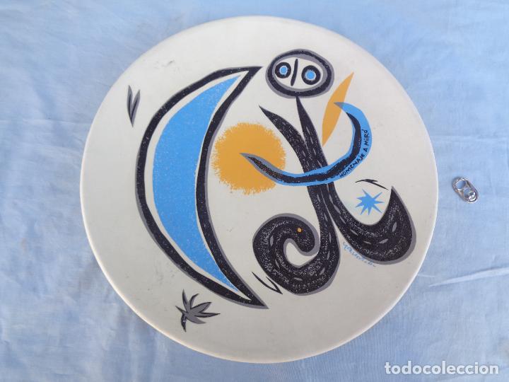 Otros objetos de arte: PLATO DECORADO HOMENAJE A MIR&Oacute;, MARTA MONTCADA - Foto 4