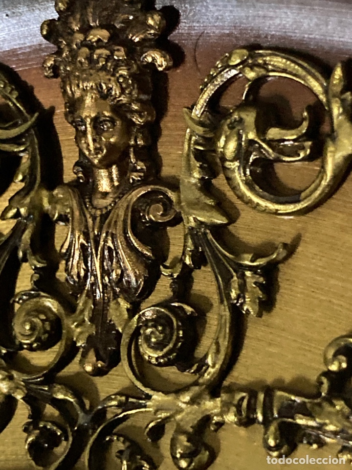 Otros objetos de arte: 2 platos de bronce para colgar con motivos querubines - Foto 8
