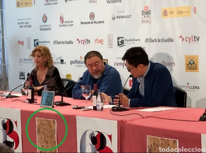 Otros objetos de arte: Ai Weiwei p&oacute;ster firmado - Foto 2