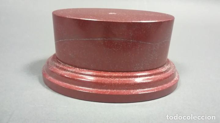 Otros objetos de arte: BASE MARMOL ROJO LAGUNA FORMA OVALADA - Foto 3