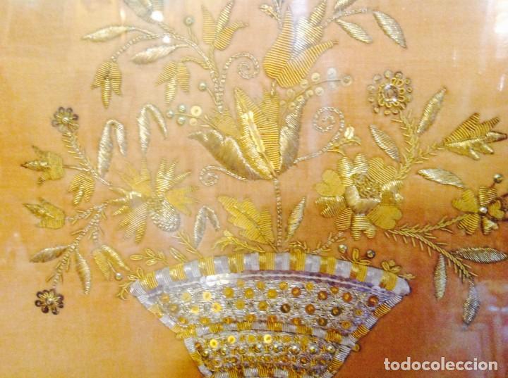 Otros objetos de arte: Cuadro Bordado Con Hilo De Oro Antiguo 1890 - Foto 4