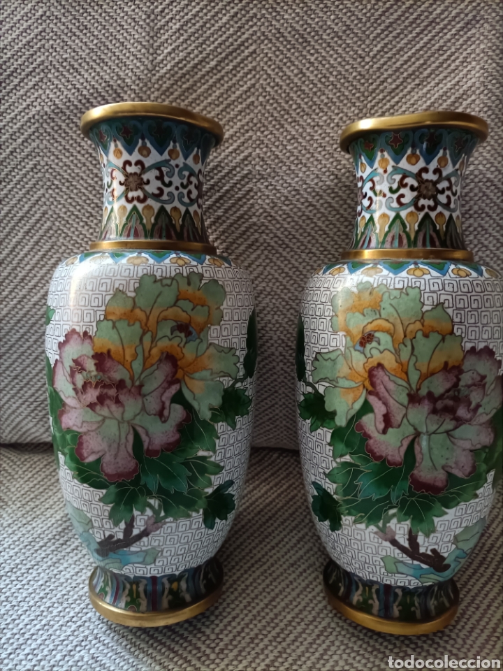 Otros objetos de arte: pareja de floreros mirror cloisonn&eacute; esmaltado. - Foto 2