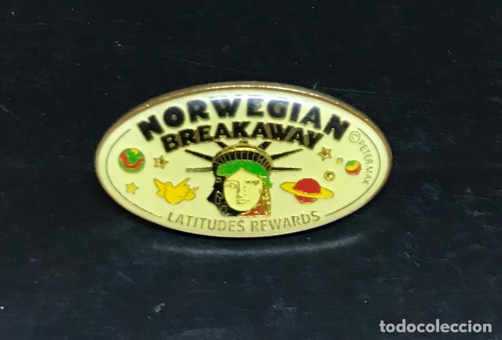 Otros objetos de arte: Pop art. Peter Max. Norwegian Cruise Line, 2013. - Foto 1