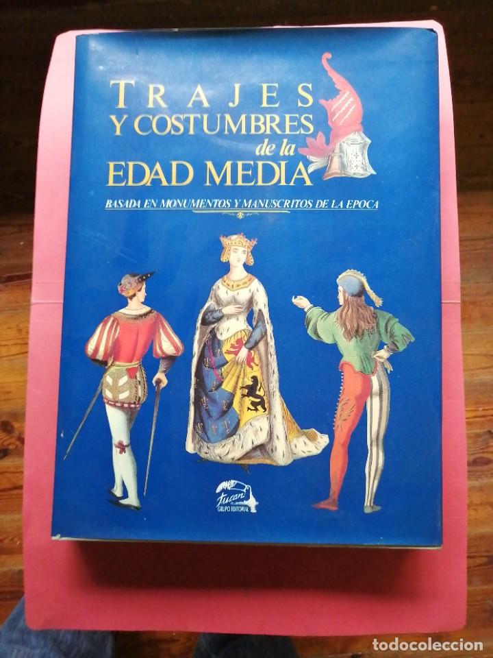 Otros objetos de arte: Trajes y costumbres de la Edad Media - Foto 1