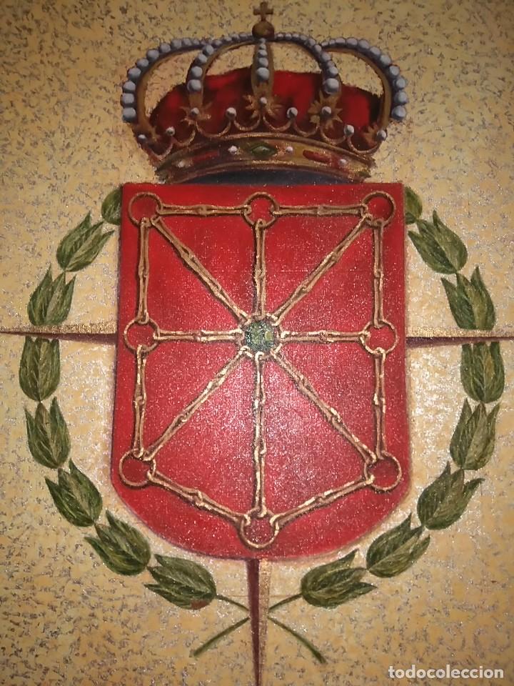 Otros objetos de arte: s.a. - ESCUDO DE NAVARRA PINTADO AL OLEO SOBRE TABLA - Foto 2