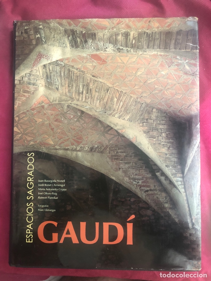 Otros objetos de arte: GAUDI. ESPACIOS SAGRADOS (ED. BILING&Uuml;E)-A&Ntilde;O 2002 - Foto 1