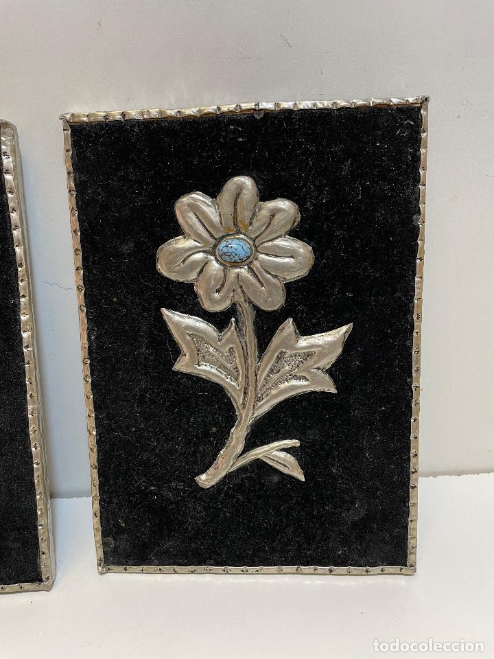 Otros objetos de arte: PAREJA DE CUADROS FLOR PLATEADA CON PIEDRA - Foto 3