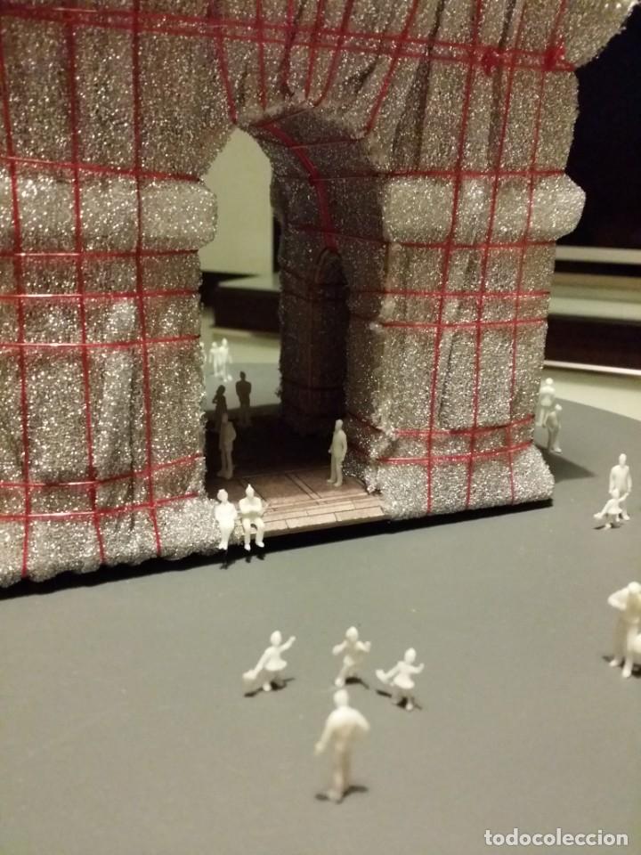 Otros objetos de arte: L Arc de Triomphe, Wrapped / maqueta / Christo - Foto 9