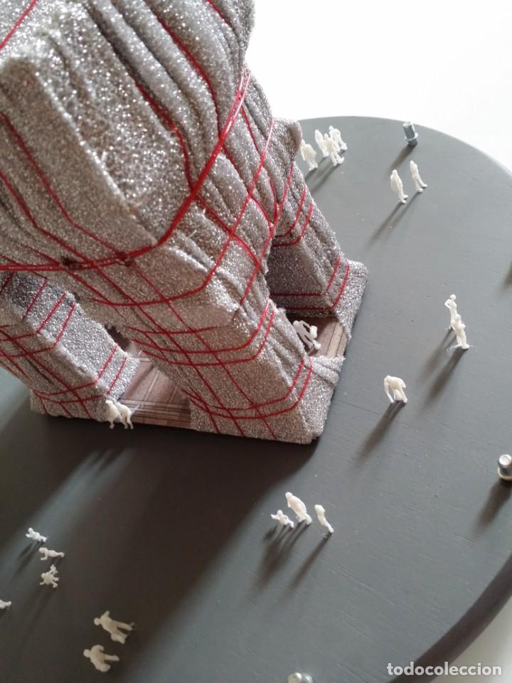 Otros objetos de arte: L Arc de Triomphe, Wrapped / maqueta / Christo - Foto 11