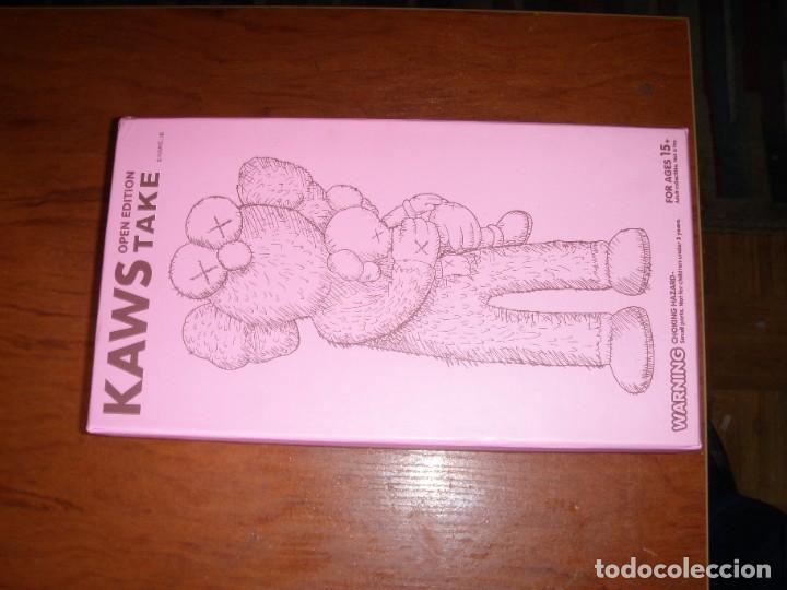 Otros objetos de arte: MU&Ntilde;ECO ARTISTA KAWS OPEN EDITION TAKE - Foto 2