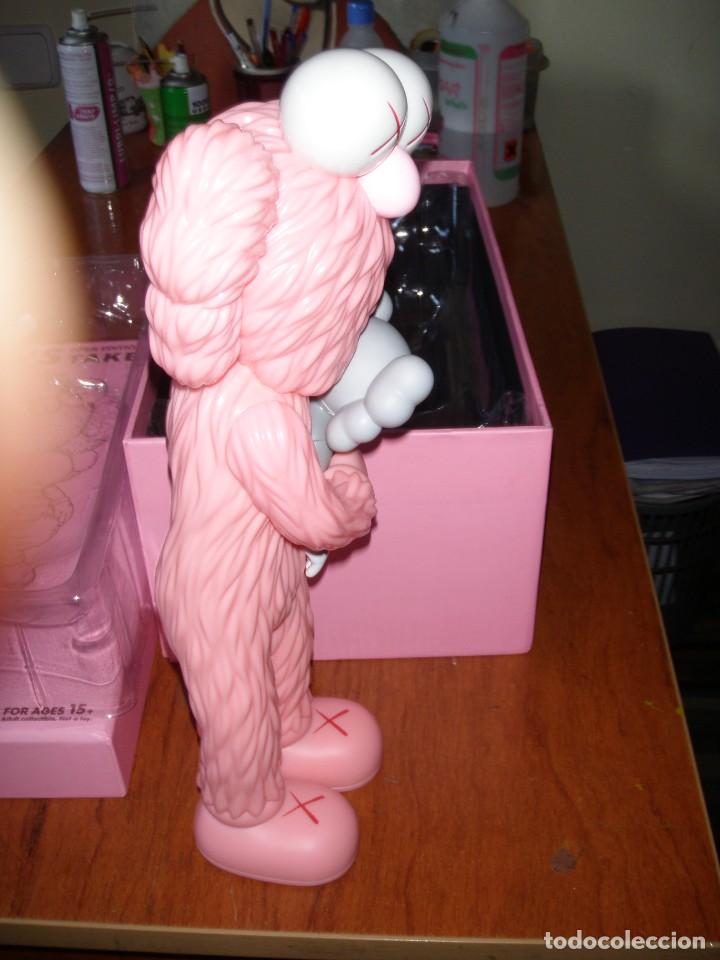 Otros objetos de arte: MU&Ntilde;ECO ARTISTA KAWS OPEN EDITION TAKE - Foto 10